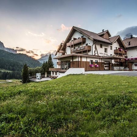 Hotel Arlara Корвара ин Бадия Екстериор снимка
