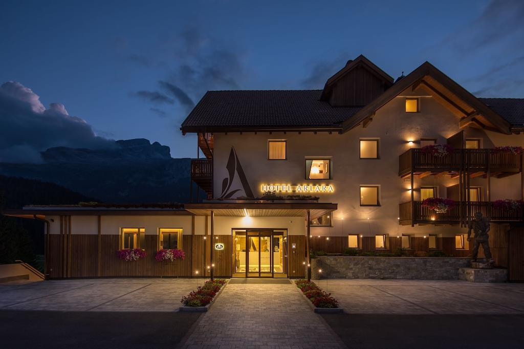 Hotel Arlara Корвара ин Бадия Екстериор снимка