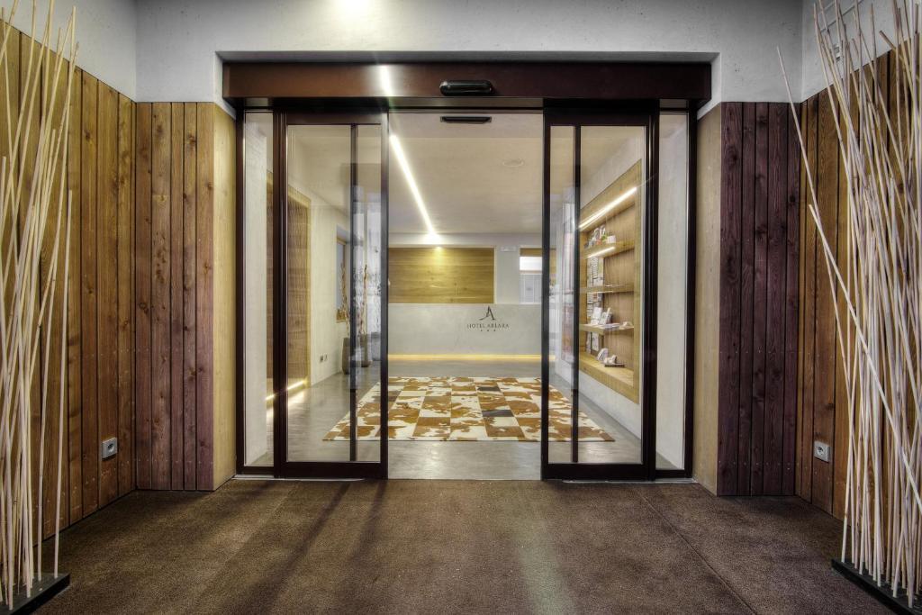 Hotel Arlara Корвара ин Бадия Екстериор снимка